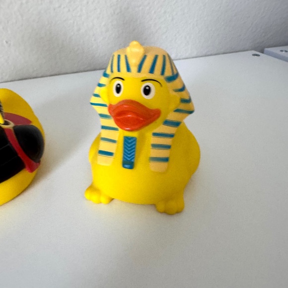 Set of 3 ducks from the British Museum - Sphinx, Roman Soldier, and Knight - Picture 2 of 8